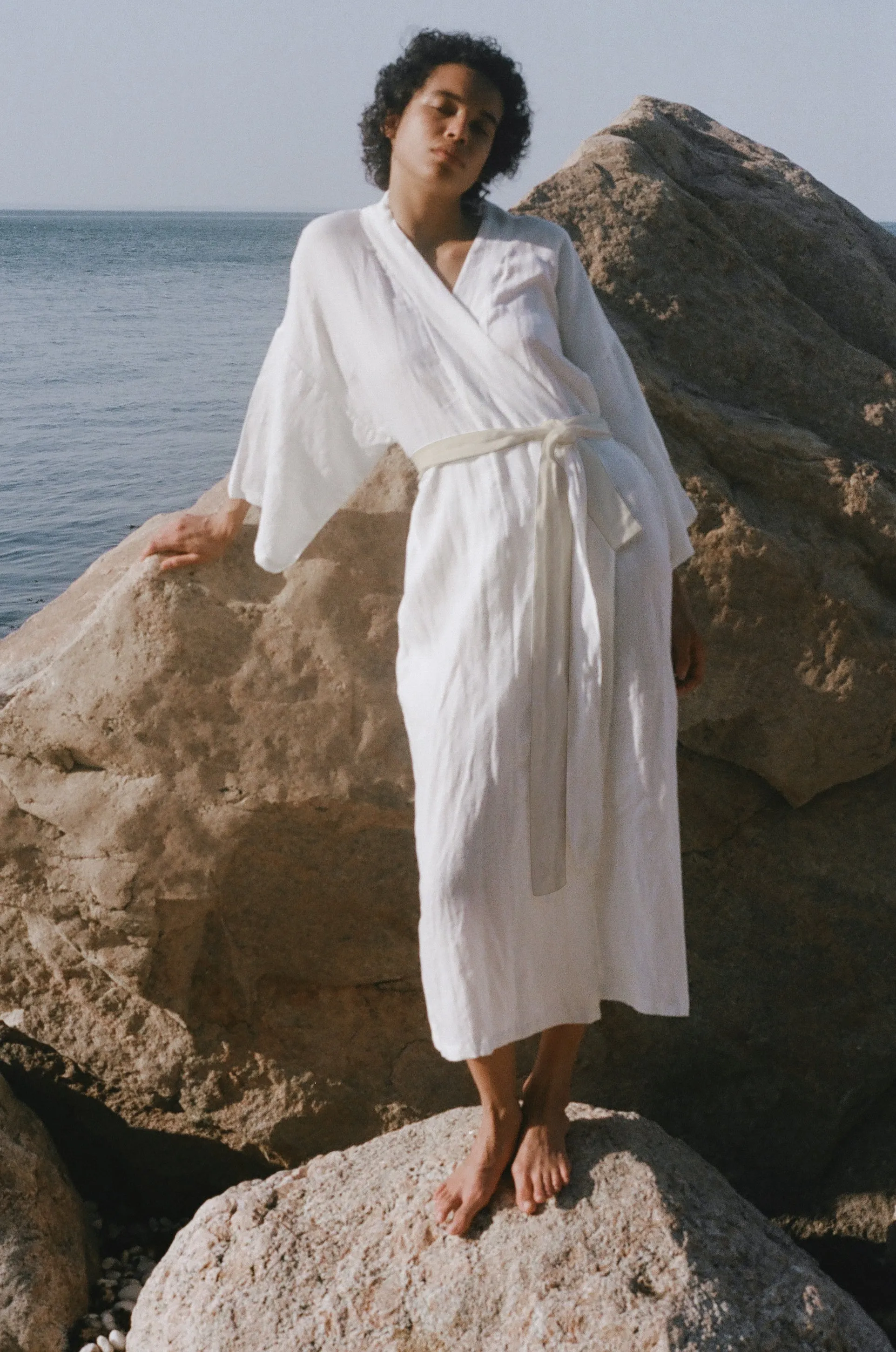 the 02 robe - white